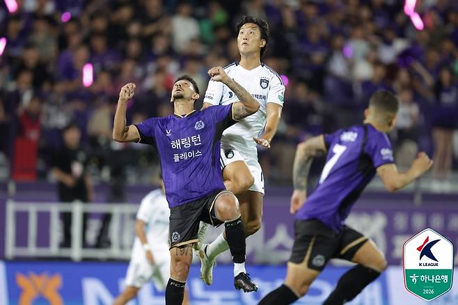 K리그1가 상하위 분리를 앞두고 치열한 순위 싸움을 이어가고 있다.(한국프로축구연맹 제공)