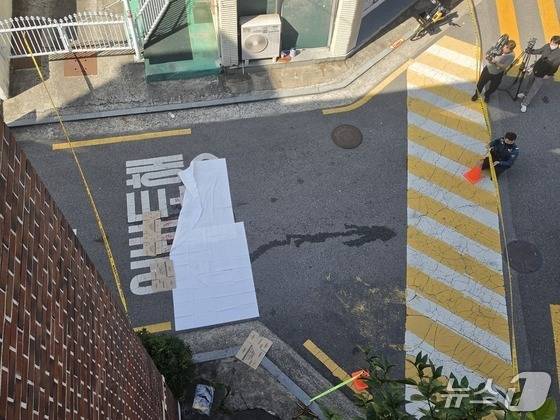 11일 서울 송파구 문정동의 A 씨 범행 현장. 2026.10.11. ⓒ 뉴스1 권준언 기자
