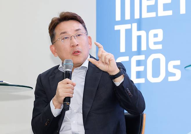 8일 타운홀미팅에서 김영식 SK에코플랜트㈜ 대표이사가 미래 건설인들에게 “AX 시대에 건설산업은 다시 한번 활황기의 기회를 맞고 있다”고 말하고 있다. /사진=안윤수기자 ays77@