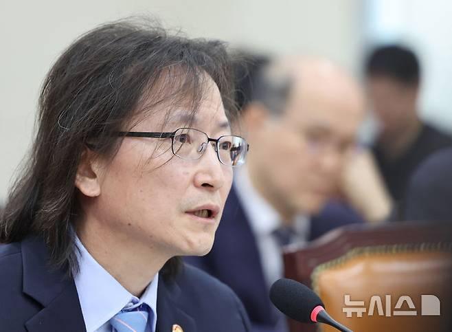 [서울=뉴시스] 최진석 기자 = 주병기 공정거래위원장이 12일 여의도 국회에서 열린 정무위원회의 공정거래위원회 등에 대한 국정감사에 출석해 의원 질의에 답변하고 있다. 2026.10.12. myjs@newsis.com