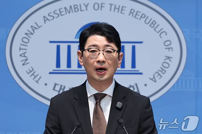 주진우 국민의힘 의원이 13일 서울 여의도 국회 소통관에서 이재명 대통령에 대한 '골프 특검법' 발의 기자회견을 하고 있다. 2026.10.13 ⓒ 뉴스1 신웅수 기자