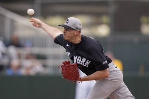 Yankees Twins BaseballNew York Yankees pitcher Allan Winans delivers in the fourth inning of a spring training baseball game against the Minnesota Twins in Fort Myers, Fla., Tuesday, Feb. 25, 2025. (AP Photo/Gerald Herbert)