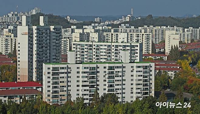 서울 양천구 목동 아파트 전경. 목동 14개 단지에서 재건축 사업이 동시다발적으로 추진되면서 대형 건설사들의 수주 경쟁도 본격화하고 있다. [사진=김민지 기자]