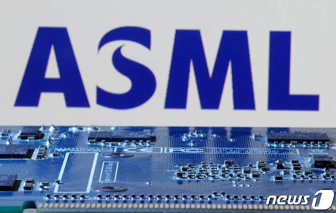 네덜란드 반도체 장비기업 ASML의 로고 ⓒ 로이터=뉴스1