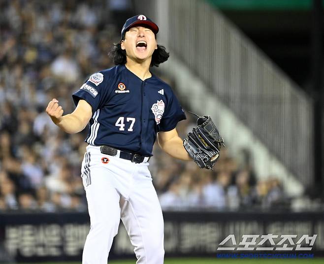 4일 잠실야구장에서 열린 두산과 LG의 와일드카드 1차전. 2회말 2사 만루 곽빈이 오스틴을 삼진처리하며 환호하고 있다. 잠실=허상욱 기자wook@sportschosun.com/2026.10.14/