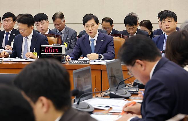 김성주 국민연금공단 이사장이 14일 국회에서 열린 보건복지위원회 국정감사에서 위원 질문에 답하고 있다. 2026.10.14 [사진=연합뉴스]