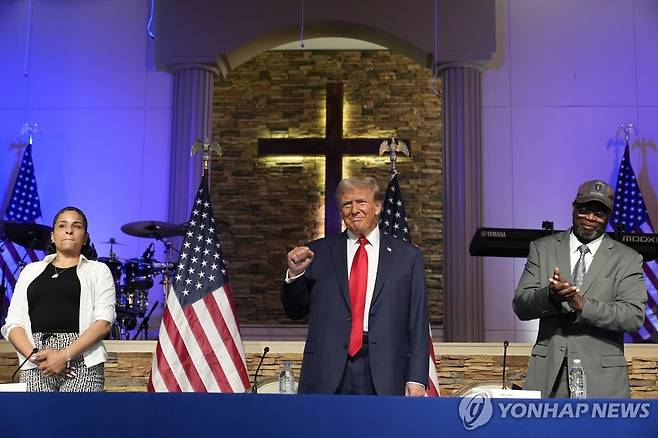 2024년 6월 공화당 대선후보로서 교회 찾은 트럼프 대통령 [AP=연합뉴스 자료사진. 재판매 및 DB 금지]