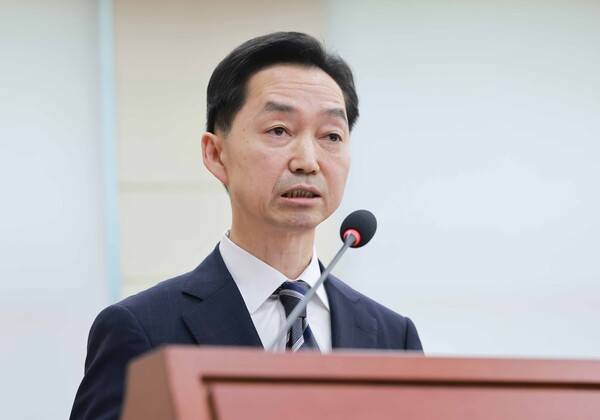 김지용 초대 중대범죄수사청장 후보자가 14일 국회 행정안전위원회에서 열린 인사청문회에서 선서를 마친 뒤 인사말을 하고 있다. 연합뉴스