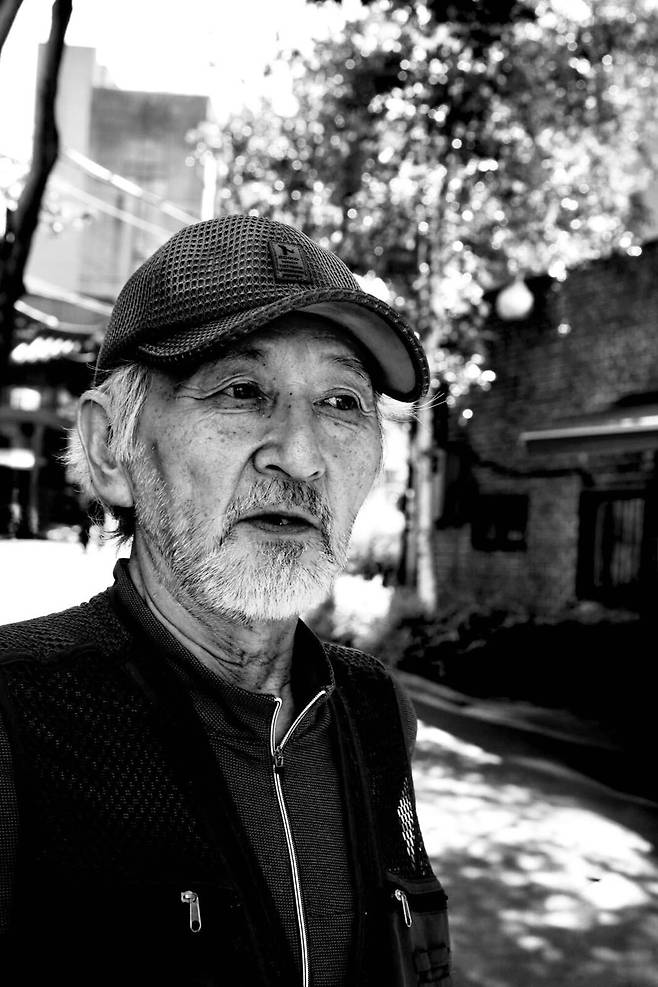 생전의 장경호 작가. 백기완노나메기재단의 채원희 사무처장이 찍은 사진이다.