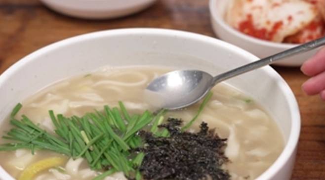 ‘전현무계획4’ 경주 들깨 칼국수집