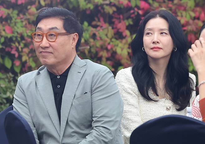 아름다운예술인상 참석한 이영애·정호영 부부. 사진ㅣ뉴스1