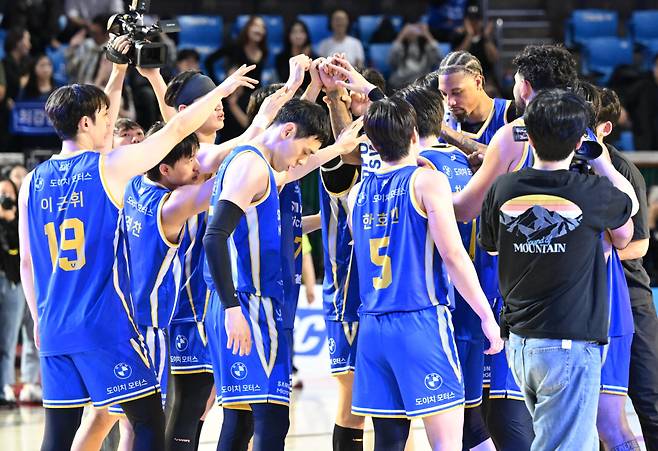 서울 삼성 선수단. 사진=KBL