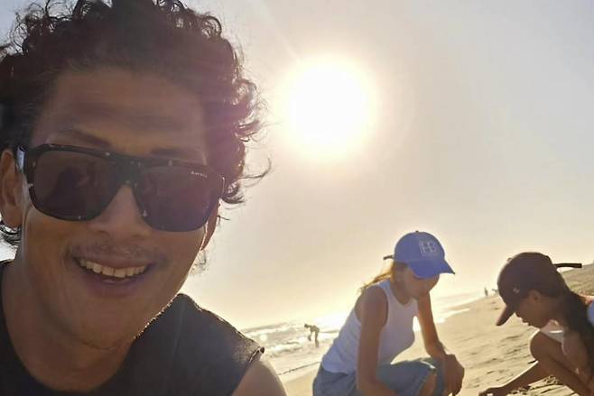 박준형 뽀글머리와 반려견 사진 관련 최근 SNS 근황
