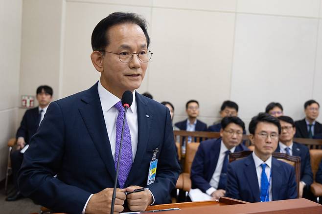 김종출 한국항공우주산업(KAI) 대표이사 사장이 20일 서울 여의도 국회에서 열린 재정경제기획위원회의 한국수출입은행 등에 대한 국정감사에 일반증인으로 출석해 의원 질의에 답하고 있다./뉴스1