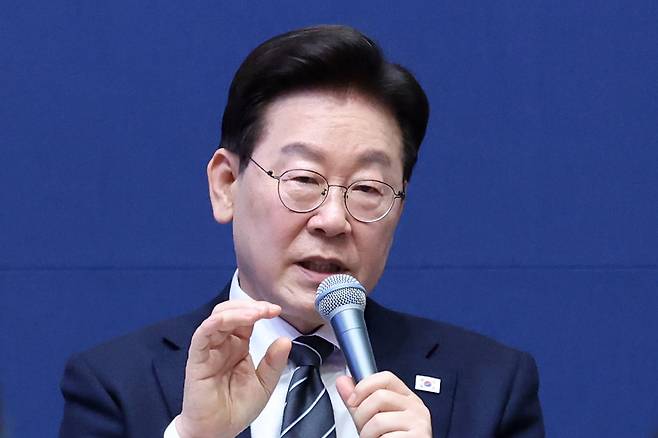 이재명 대통령이 19일 청와대 춘추관에서 기자들과 간담회를 하고 있다. 2026.10.19 청와대사진기자단