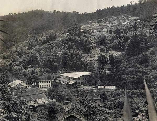 멍하이현 난눠산 차창 옛 모습.