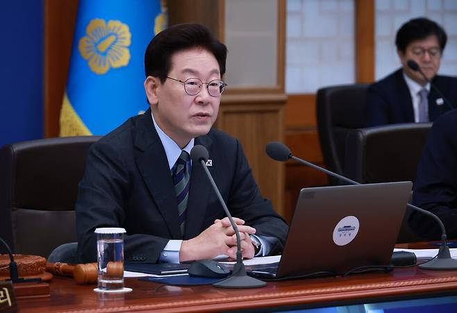 이재명 대통령이 20일 청와대에서 열린 국무회의에서 발언하고 있다. ⓒ연합뉴스