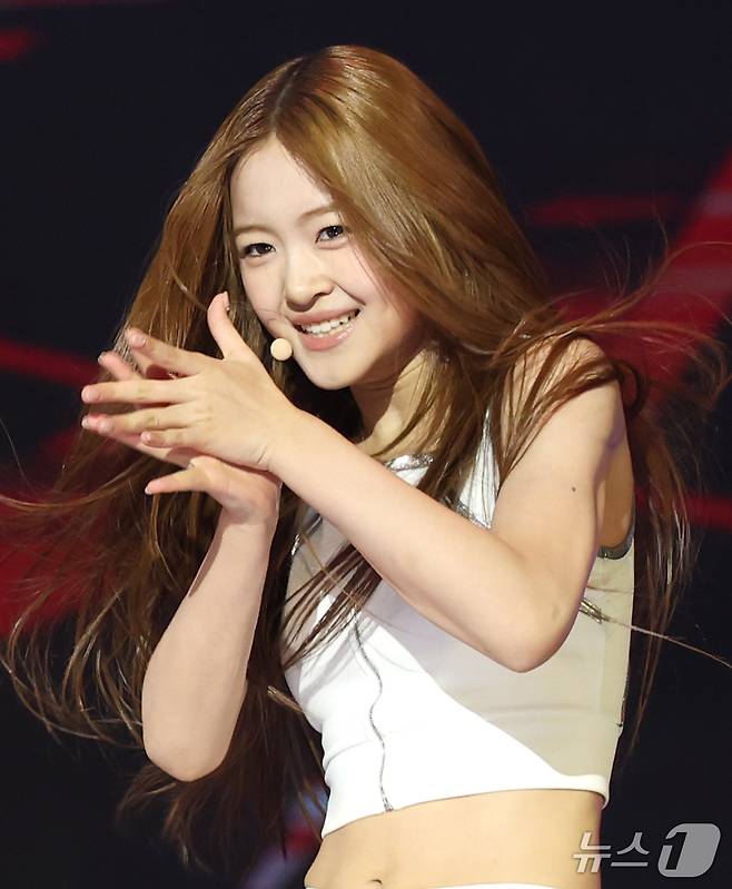 A20 LITE 아이찡이 보아를 연상케 하는 강렬한 무대로 시선을 사로 잡았다. ⓒ 뉴스1 권현진 기자