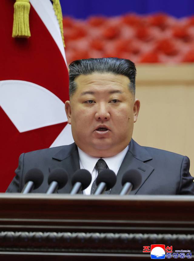 ▲김정은 북한 국무위원장이 10월 22일과 23일 평양에서 조선인민군 제3차 중대장 대회를 주재하고 '새 시대 강군건설과 중대장들의 임무'에 대해서 연설했다고 조선중앙통신이 24일 보도했다. [국내에서만 사용가능. 재배포 금지. For Use Only in the Republic of Korea. No Redistribution] ⓒ연합뉴스
