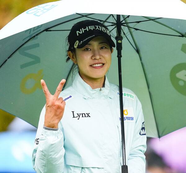 유해란, 최혜진 프로와 함께 2026년 미국여자프로골프(LPGA) 투어 가을 아시안 스윙 BMW 레이디스 챔피언십 우승 경쟁에 뛰어든 박민지 프로가 3라운드에서 경기하는 모습이다. 사진제공=BMW 레이디스 챔피언십 대회 조직위원회. (사진을 무단으로 사용하지 마십시오.)