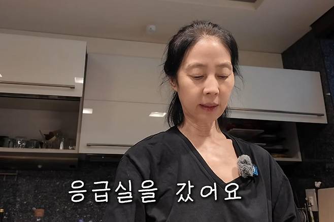 Rather than being overwhelmed by emotion, she showed determination to finish making seaweed soup for her husband. Although her husband has entered the recovery phase following surgery, he is in a situation where he must pay special attention to his health management for the time being. Min Hae-kyung conveyed that she is looking after her husbands recovery, stating that he needs to be careful and avoid overexertion for about another month.Born in 1962, Min Hae-kyung took her first steps into the music industry in 1980 with the release of Whose Song Is It? She has continued her career as a singer since then and received the Youth Song Singer Award in 1994. In 2011, she also continued her musical activities as a member of the group The Colors. This video conveyed her sincere side as she reflected on the meaning of family in ordinary daily life, along with her concern for her husbands health.
