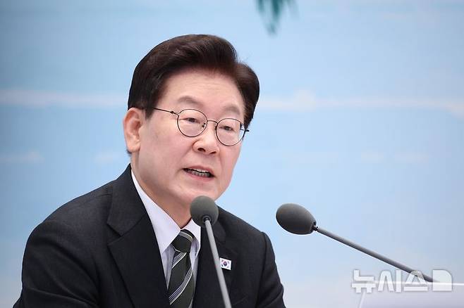 [서울=뉴시스] 김진아 기자 = 이재명 대통령이 26일 청와대 영빈관에서 열린 '농어민과의 대화'에서 발언을 하고 있다. 2026.10.26. bluesoda@newsis.com