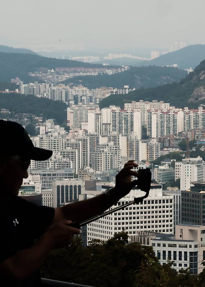 서울 남산타워에서 바라본 서울 도심. /뉴스1