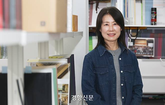박유정 한국여성건축가협회 감사가 20일 서울 서초구 한국여성건축가협회 사무실에서 경향신문과 인터뷰를 하고 있다. 권도현 기자