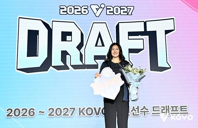 오드리 박이 28일 메이필드호텔서 열린 KOVO 여자 신인선수 드래프트서 전체 1순위로 IBK기업은행의 지명을 받고 활짝 웃고 있다. 사진제공｜KOVO