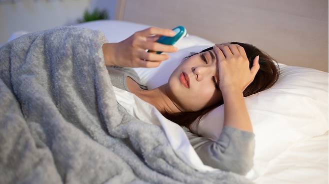 독감 확진 후 첫 일주일은 심근경색과 뇌졸중 발생 위험이 높아질 수 있는 시기로, 감염 예방이 심뇌혈관 건강에도 중요하다 특히 고위험군은 예방접종을 챙기고 손 씻기와 적절한 실내 습도 유지 등 기본 수칙을 실천해야 한다｜출처: 클립아트코리아