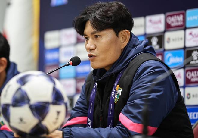 출처:강원FC 제공 / 정경호 감독