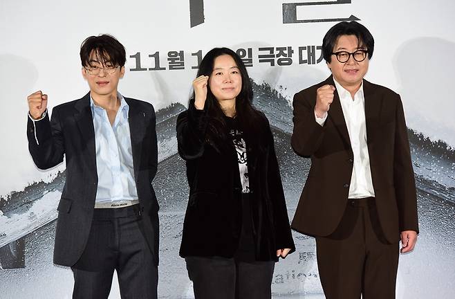 배우 구교환, 홍의정 감독, 배우 김윤석 ⓒ이혜영 기자 lhy@hankooki.com