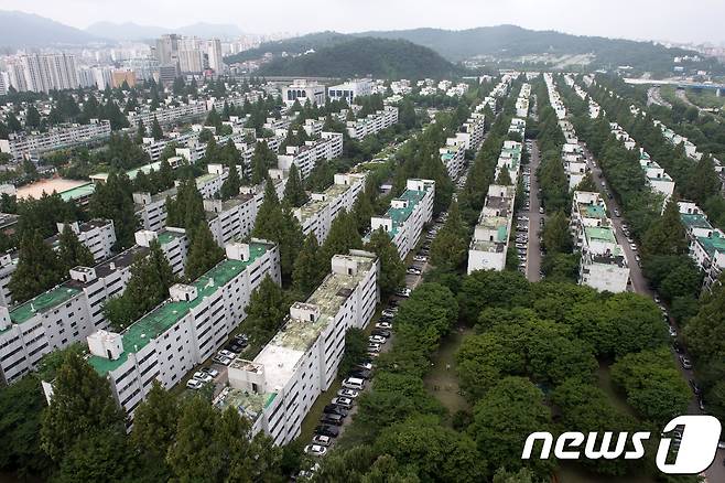 서울 서초구 반포주공1단지 전경. © News1 이승배 기자