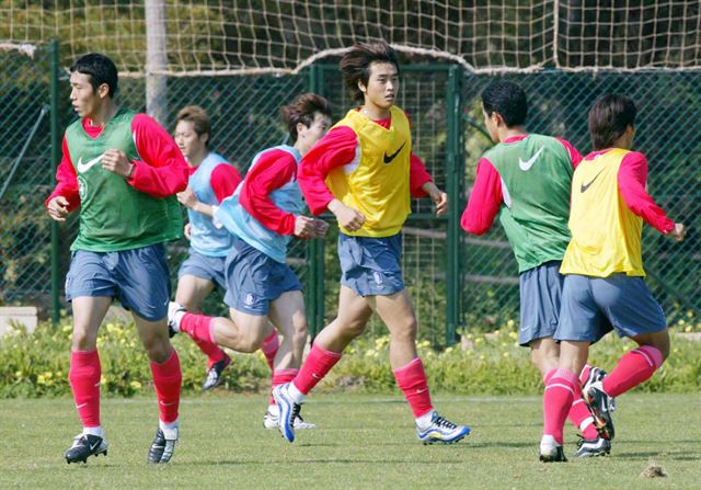 2002년 한ㆍ일월드컵을 앞둔 당시 이동국의 훈련 모습. 한국일보 자료사진