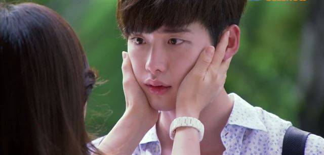배우 이종석은 SBS '너의 목소리가 들려'에서 배우 이보영과 연기 호흡을 맞춰 20% 이상의 시청률을 달성했다. SBS 방송화면 캡처