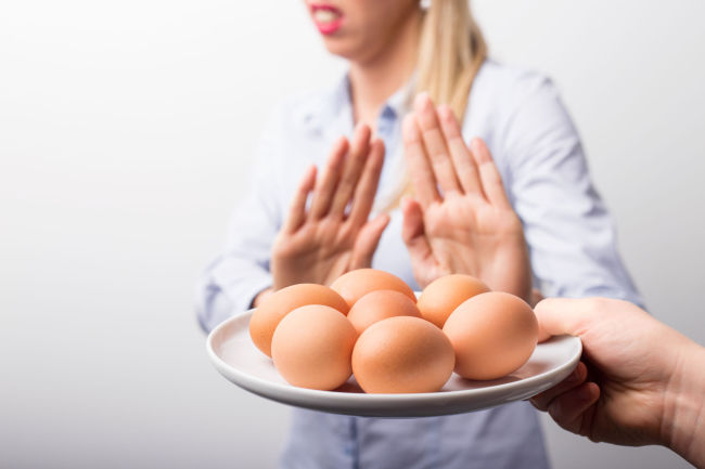 계란값을 마트 3사가 다시 올리면서, 일각에서 꼼수 인상이라는 지적을 받고 있다. 사진은 계란 이미지.