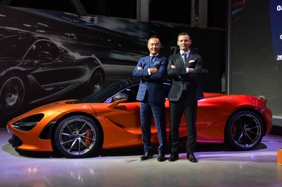 이계웅 기흥 인터내셔널 대표(왼쪽)와 조지 빅스(George Biggs) 맥라렌 아시아태평양 총괄 디렉터/사진제공=맥라렌서울