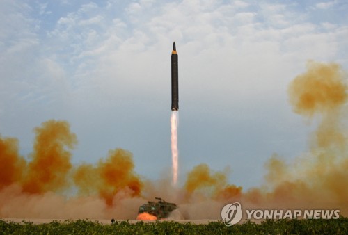 북한 미사일 화성-12형 발사 장면.연합뉴스