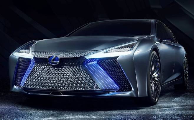 렉서스가 2017 도쿄 모터쇼에서 공개한 ‘LS 플러스 컨셉트(LS Plus Concept)’