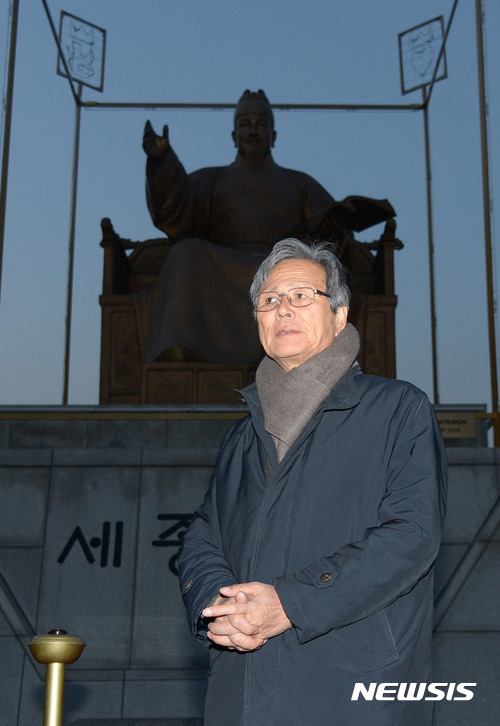 【서울=뉴시스】 김영원(70) 조각가는 광화문광장 세종대왕상을 제작한 바 있다. (사진=뉴시스 DB)