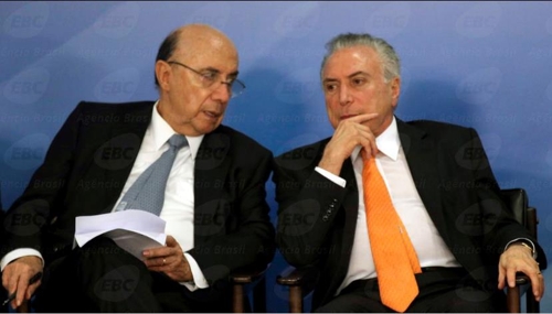 미셰우 테메르 대통령(오른쪽)과 엔히키 메이렐리스 재무장관 [국영 뉴스통신 아젠시아 브라질]