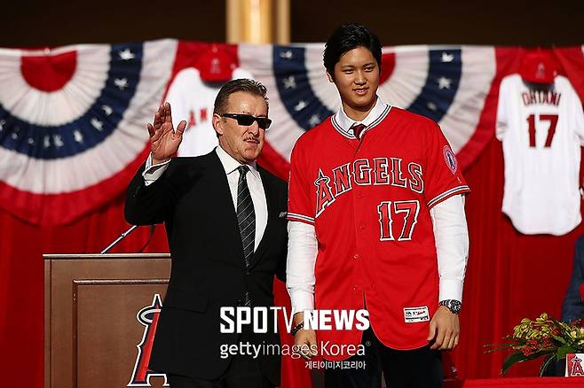 ▲ 아르테 모레노 LA 에이절스 구단주와 오타니 쇼헤이(오른쪽)