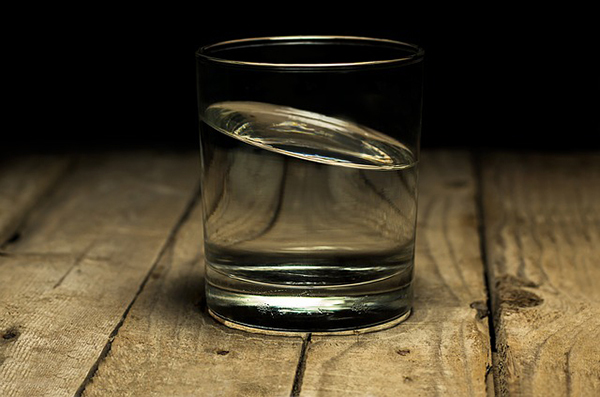 물을 많이 마시면 혈액순환이 원활해지고 신진대사가 촉진된다. / Pixabay