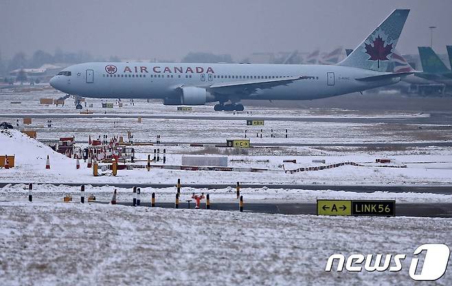 캐나다에 몰아친 한파 영향에 주요 공항에서 수백편의 항공편이 지연·취소됐다. (자료사진) © AFP=뉴스1
