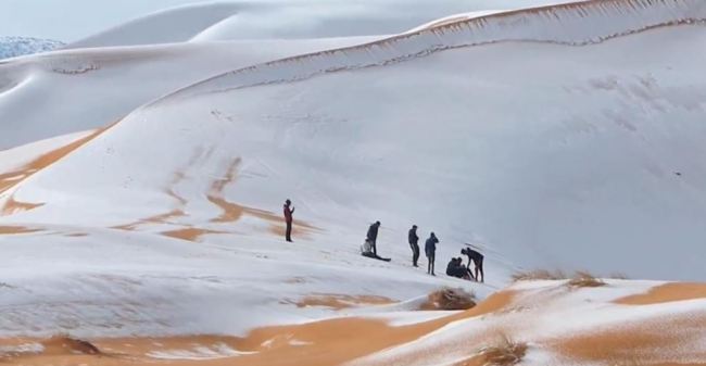 눈이 뒤덮은 사하라 사막. [사진=weather.com]