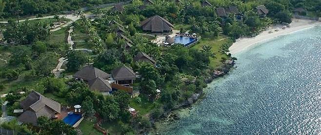 알로나 비치와 멀지 않은 곳에 자리한 풀빌라 리조트 에스카야. 바다와 맞닿은 듯한 느낌의 인피니티 풀빌라 객실을 보유하고 있다. (사진=허니문리조트 제공)