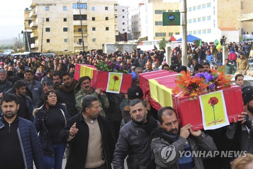 터키군 공습으로 숨진 쿠르드인 장례식 [AP=연합뉴스]