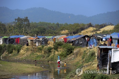 미얀마-방글라 국경지대 황무지의 난민촌[AFP=연합뉴스 자료사진]