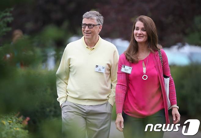 마이크로소프트 창업자인 빌 게이츠와 부인 멜린다. © AFP=뉴스1