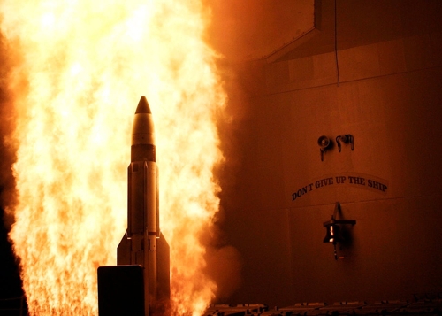 이지스함에서 발사되는 미국의 SM-3 블록 2A 요격미사일[미 해군 제공]